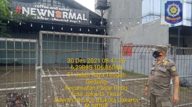 Buntut Kerumunan Nobar Final Piala AFF 2020, Satu Kafe di Pasar Rebo Ditutup