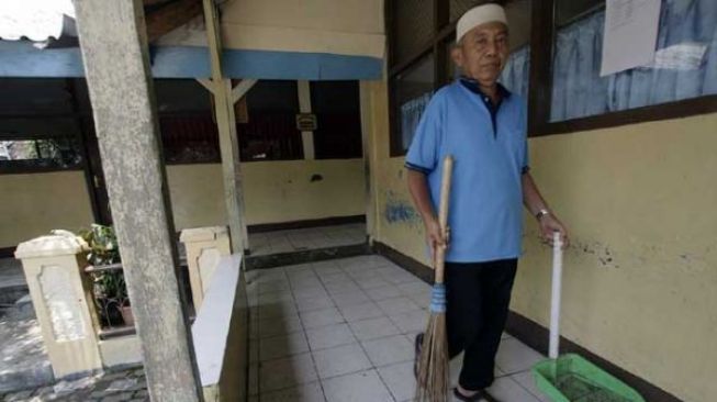 5 Alasan Penjaga Sekolah Perlu Diberi Penghargaan Tersendiri dari Sekolah