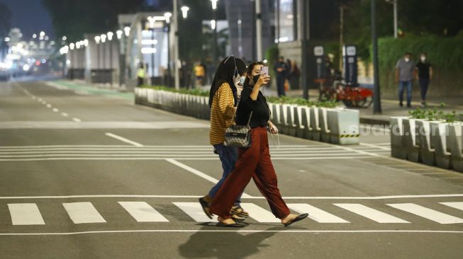 Crowd Free Night Dimanfaatkan Warga untuk Berswafoto