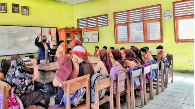 Antusias SDN Ngrejeng I dalam Mengikuti Pembelajaran Bahasa Inggris