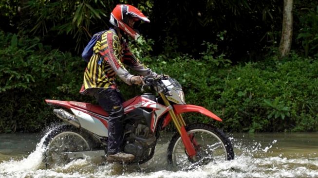 Menguak Misteri Kode Huruf yang Disematkan Pada Honda CRF, Ini Detailnya