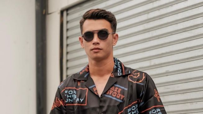 Nadeo Argawinata Ungkap Rahasia Wajah Glowing Meski Kena Matahari: Tak Pernah Absen Pakai Skincare