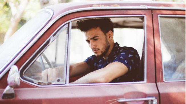 Takut Jatuh Cinta setelah Putus? 4 Hal Ini Bisa Jadi Penyebabnya