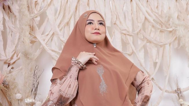 Potret Terkini Tika T2. (Instagram/@tika_ramlan)