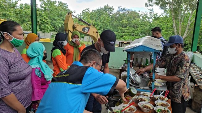 Hari Pertama 2022, Bupati Gunungkidul Ajak Pemulung Makan Bersama di TPAS