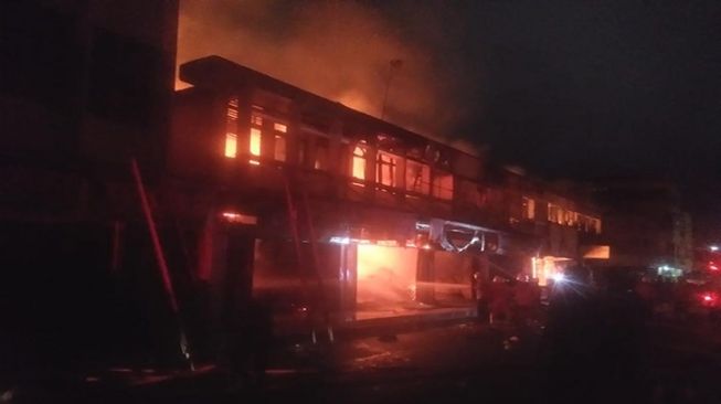 Si Jago Merah Mengamuk, 6 Ruko Tekstil di Pekanbaru Ludes Terbakar