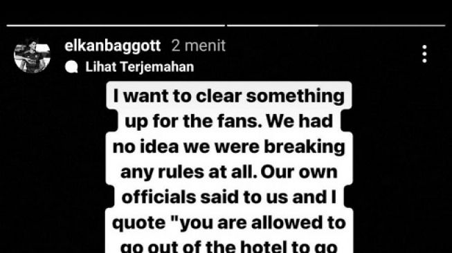 Unggahan Instagram Story Elkan Baggott yang mengklarifikasi perihal pelanggaran aturan sistem bubble turnamen Piala AFF 2020. [Instagram/@elkanbaggott]