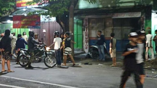 Malam Tahun Baru di Kota Surabaya Diwarnai Tawuran Geng Remaja di Jalan Ngaglik