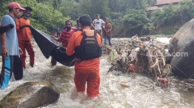 Anak SD Hanyut Terbawa Arus Sungai di Toraja Utara Ditemukan