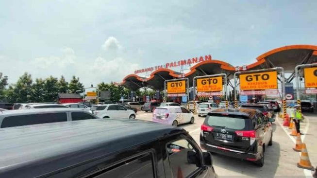 Arus Balik ke Jakarta di Tol Cirebon Ramai Lancar