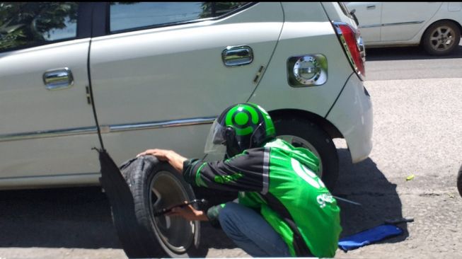 NgabubuTips: Kenali Penyebab Mobil Sering Alami Pecah Ban, Biar Aman saat Cari Takjil