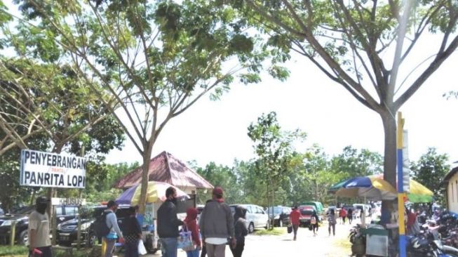 Libur Tahun Baru, Pengunjung Wisata Pantai Panrita Lopi Membludak, Prokes Ditegakkan