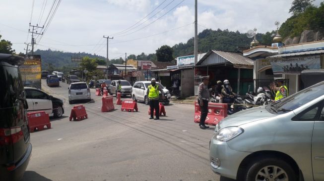 Cegah Kemacetan di Jalur Wisata, Polisi Rekayasa Lalu Lintas di Jalan RE Martadinata