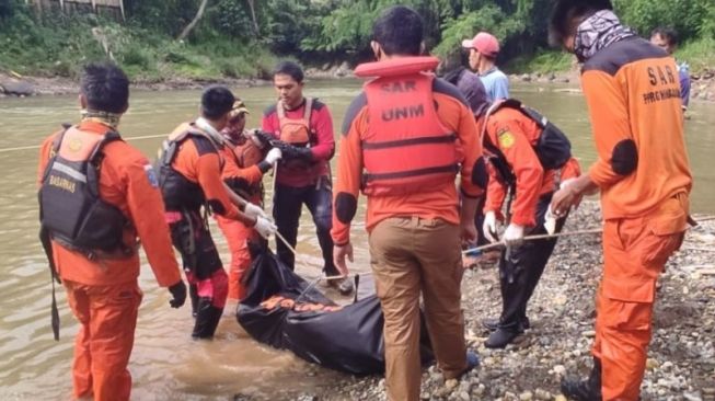 Evakuasi Jenazah Bocah Tenggelam, Basarnas Sulsel: Proses Evakuasi Berlangsung Dramatis
