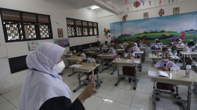 Kasus COVID-19 Mulai Naik Lagi, Pemprov DKI Jakarta Bakal Kembali Terapkan Sekolah Online?