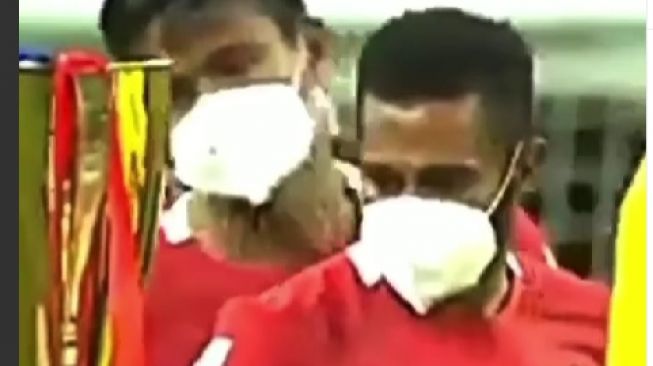 Momen Punggawa Timnas Indonesia Hanya Bisa Pandangi Piala AFF, Netizen: Sedih Liatnya