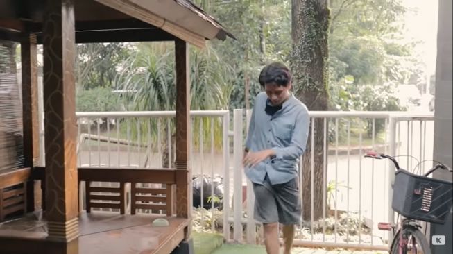 Potret rumah Cakra Khan (YouTube/Kemsky)