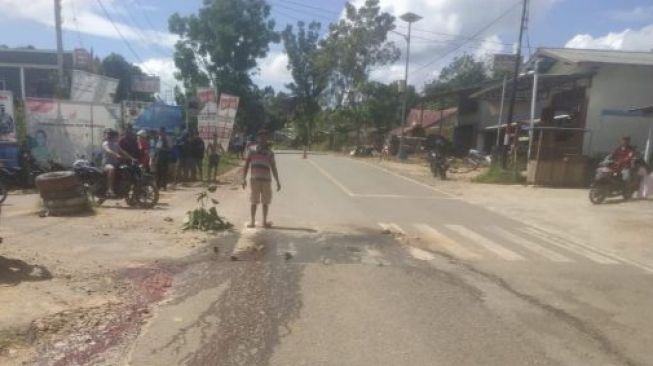 Ditabrak Truk Fuso, Pemotor Tewas di Jalan Trans Kalimantan Ketapang