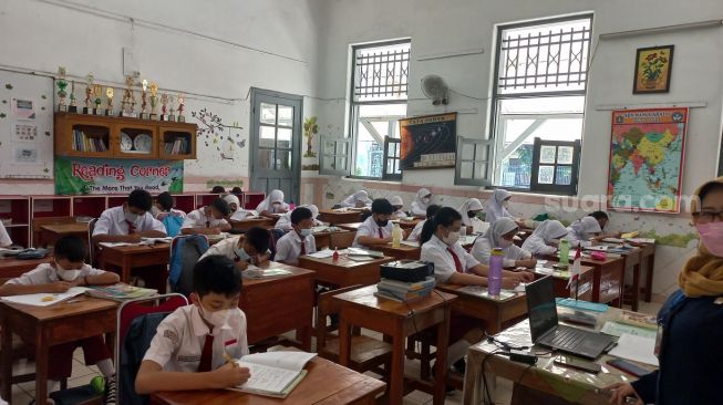 90 Sekolah Sudah Ditutup, Perhimpunan Guru Minta PTM 100 Persen di Jakarta Disetop