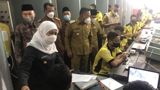 Penerapan PTM 100 Persen di Gresik, Khofifah Minta Kantin Sekolah Tetap Tutup