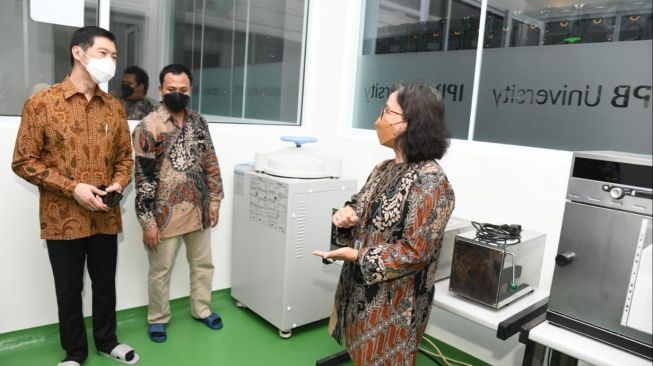 Keren! IPB University dan Wings Group Kolaborasi Bikin Laboratorium Mikrobiologi