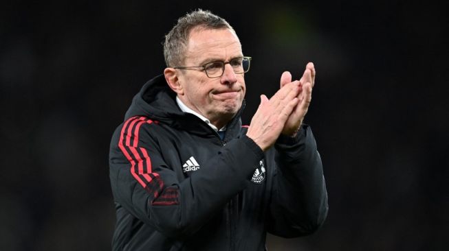 Formasi 4-2-2-2 Tak Maksimal, Rangnick Siapkan Skema Tiga Bek