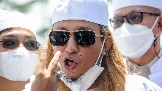 Pendukung Bahar Bin Smith Datangi PN Bandung, Sidang Kasus Hoaks Digelar Daring