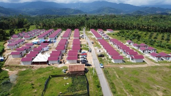 Korban Banjir Bandang dan Tanah Longsor Luwu Utara Terima Huntap dari Pemerintah