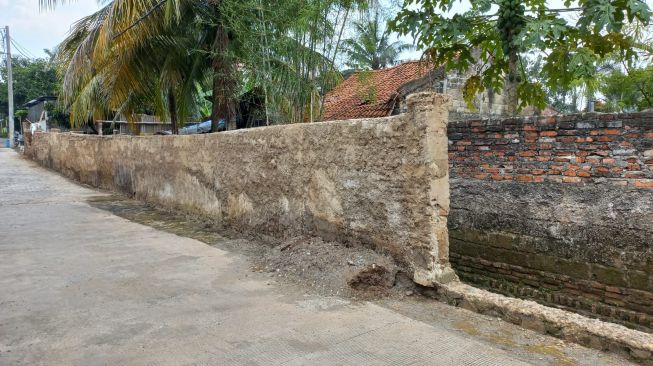 Heboh, Warga Depok Bangun Tembok di Jalan Umum, Satpol PP: Katanya Dia Dapat Wangsit