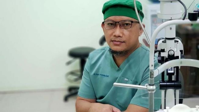 Dokter spesialis mata RSI Banjarnegara, dr Agus Setyawan SpM [ANTARA/HO-RSI Banjarnegara].