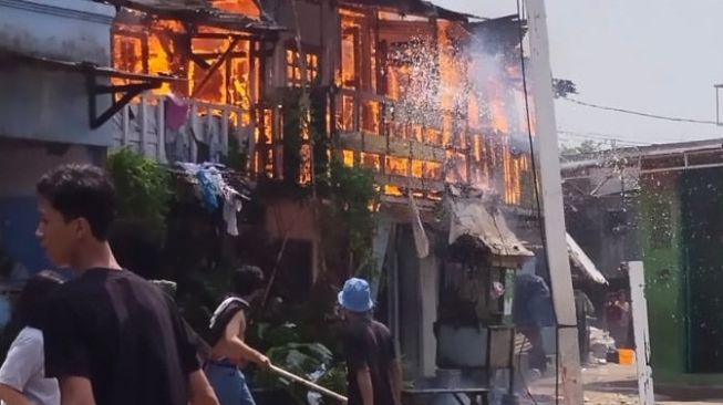 Dua Kebakaran Landa Permukiman Warga di Jakarta Hari Ini