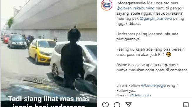 Sosok pemotor rela berdiri di dalam underpass untuk amankan nyawa pengendara (Instagram)