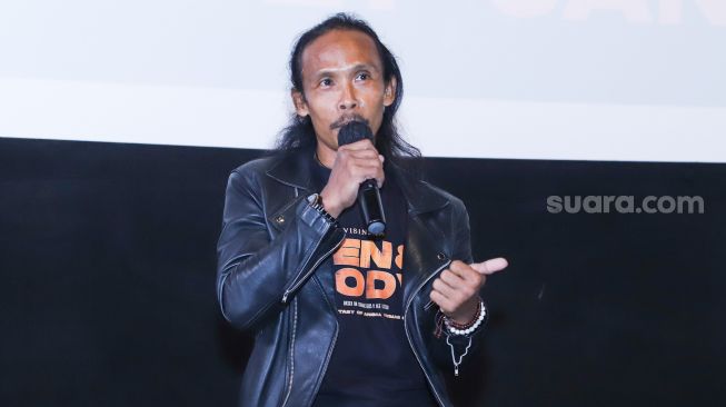 Aktor Yayan Ruhian saat jumpa pers Film 'Ben & Jody' di Kuningan, Jakarta Selatan, Rabu (5/1/2021). [Suara.com/Alfian Winanto]