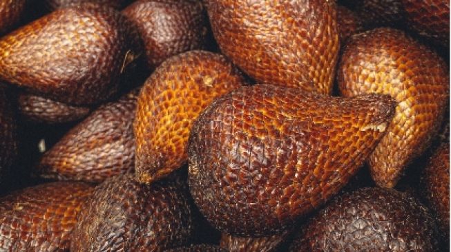 Buah Asli Indonesia, Ini 11 Manfaat Salak Untuk Kesehatan!