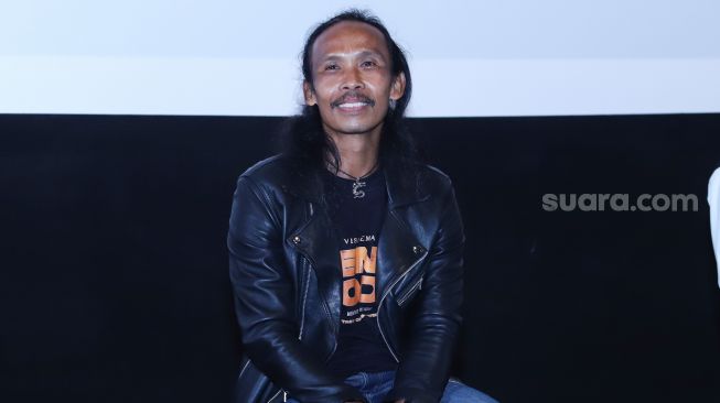 Aktor Yayan Ruhian saat jumpa pers Film 'Ben & Jody' di Kuningan, Jakarta Selatan, Rabu (5/1/2021). [Suara.com/Alfian Winanto]