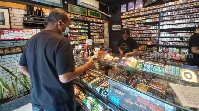 Harga Cukai Rokok Naik, Perokok Beralih ke Tingwe