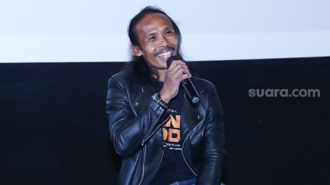 Aktor Yayan Ruhian saat jumpa pers Film 'Ben & Jody' di Kuningan, Jakarta Selatan, Rabu (5/1/2021). [Suara.com/Alfian Winanto]