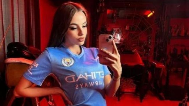 Usai Mengaku Pernah Bercinta dengan Pemain Man City, Model Dewasa Ini Kembali Bikin Heboh