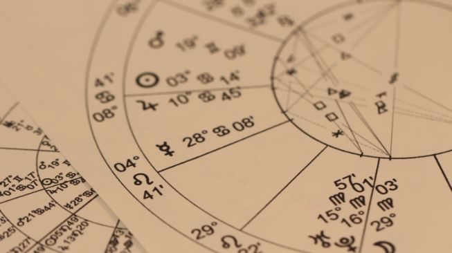 Rekomendasi Film Berdasarkan Zodiak, Ternyata Sagitarius Suka Kisah Nyata!