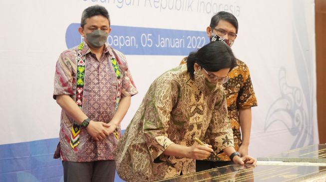 Menkeu Kunjungi Pembangunan Infrastruktur Ibu Kota Negara Baru yang Dibiayai Sukuk