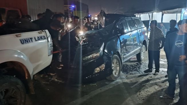 Kecelakaan Maut Mobil Vs Bus di Sumut, Kepala Desa Tewas