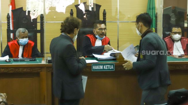 Suasana jalannya sidang kasus wanprestasi dana inventasi yang melibatkan Ustaz Yusuf Mansur di Pengadilan Negeri Tangerang, Banten, Kamis (6/1/2021). [Suara.com/Alfian Winanto]