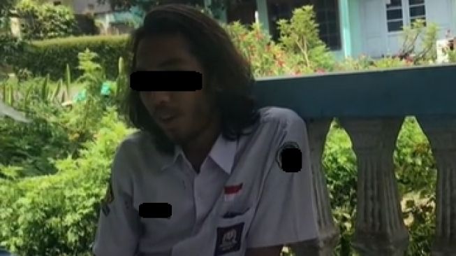 KagetLihat Penampilan Teman Gegara Lama Sekolah Online, Caption Video Dikritik Warganet