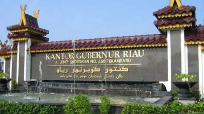 Tak Tahu Arab Melayu, Publik Hujat Kantor Gubernur Riau Pakai Tulisan Arab