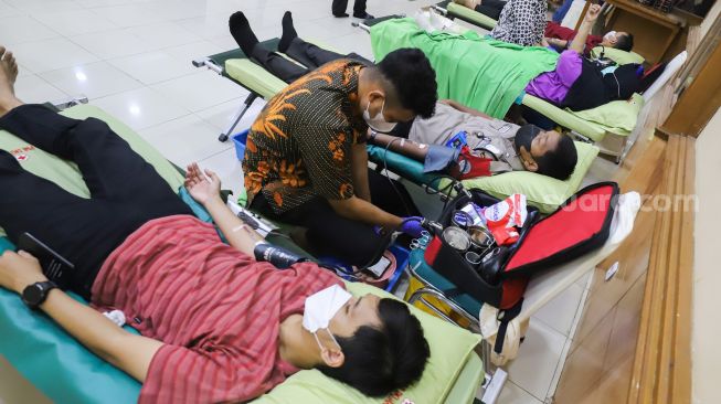 Kejar Stok Darah, PMI Sukabumi Layani Pendonor hingga Larut Malam selama Ramadhan