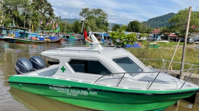 Ambulan Air Gratis untuk Melayani Masyarakat Kayong Utara yang Berobat ke Pontianak