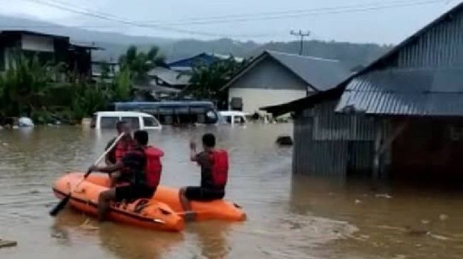 Kota Jayapura Dilanda Banjir dan Longsor Pagi Ini, Banyak Warga Tertimbun