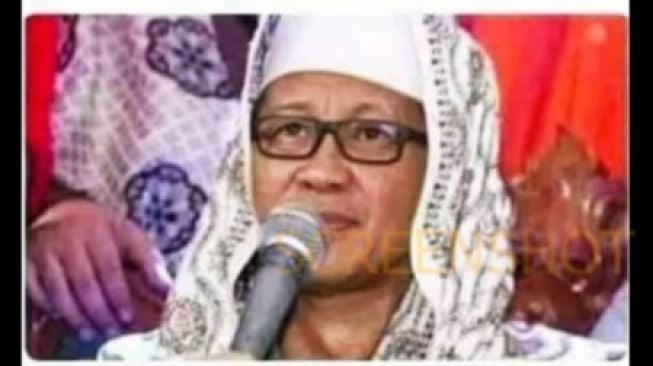 CEK FAKTA: Viral Rocky Gerung Sudah Jadi Imam Besar Kadrun Baru, Benarkah?