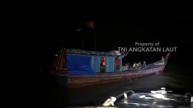 TNI AL Gagalkan Penyelundupan 52 PMI Ilegal Tujuan Malaysia di Sungai Asahan