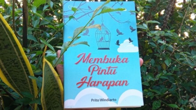 Review Buku Membuka Pintu Harapan: Setiap Orang Berhak dan Harus Memiliki Harapan